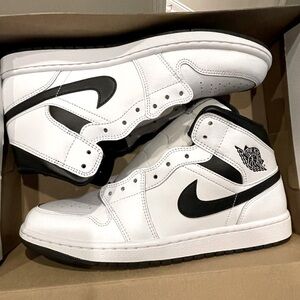 AIR JORDAN 2 MID